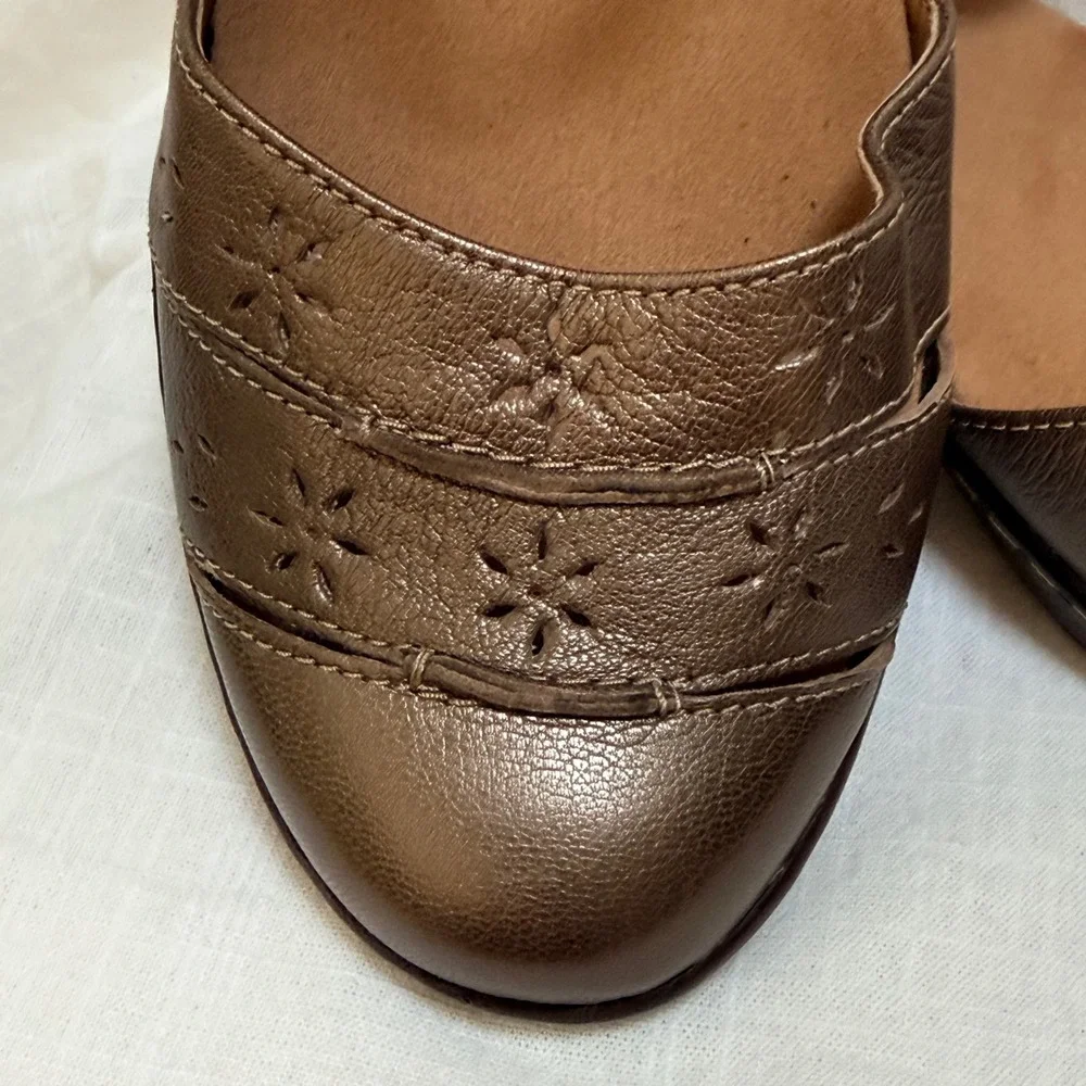 Clarks collection cushion